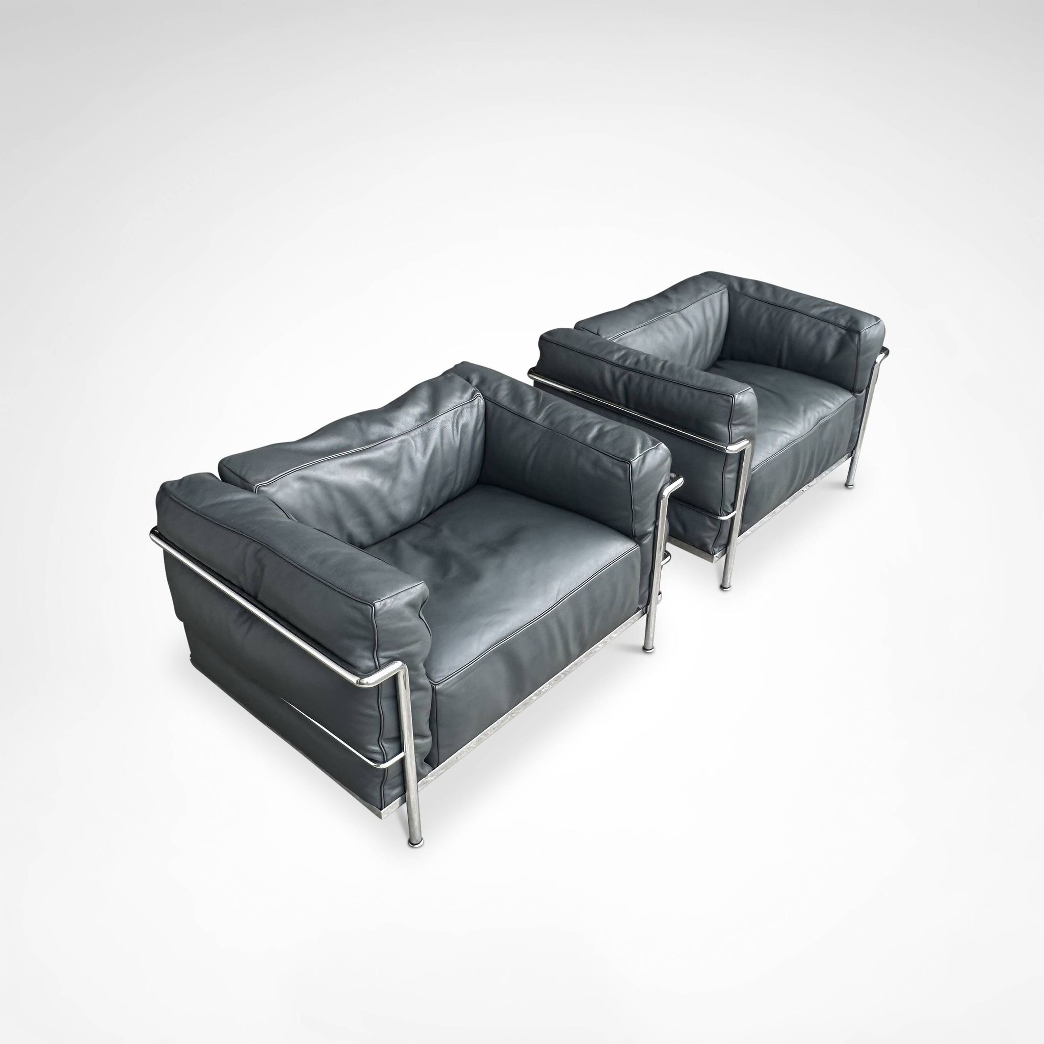 LC3 down cushions Y extra leather armchairs by Le Corbusier Cassina 1990s