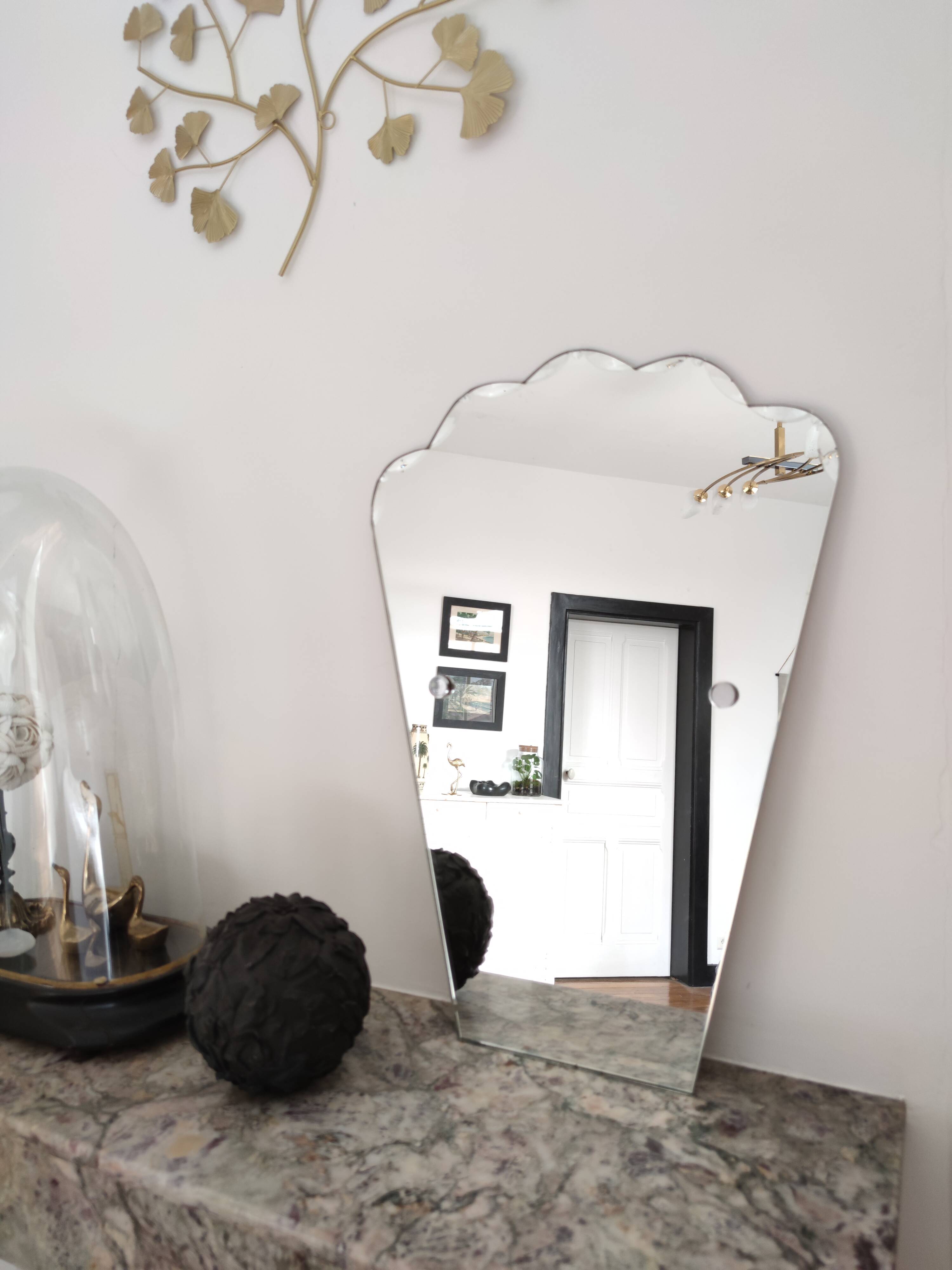 Bevelled mirror 41x51cm