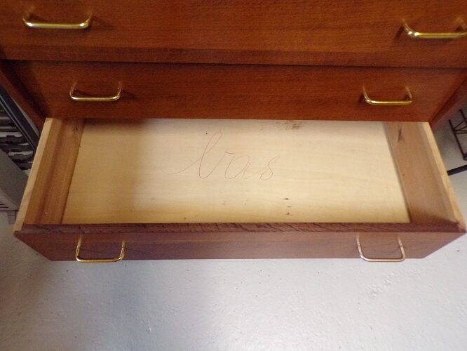 Vintage chest of drawers