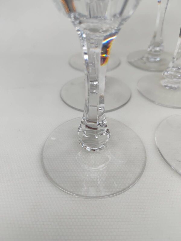 12 grands verres en cristal de Saint Louis, années 30.