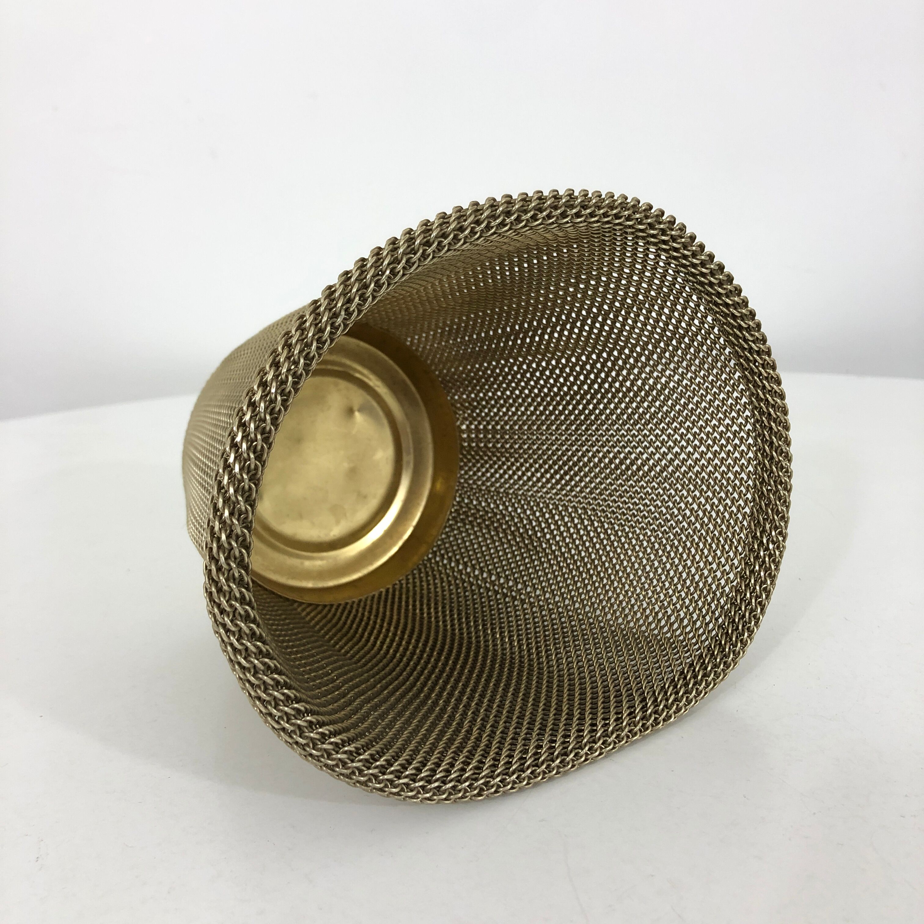 Champagne mesh basket