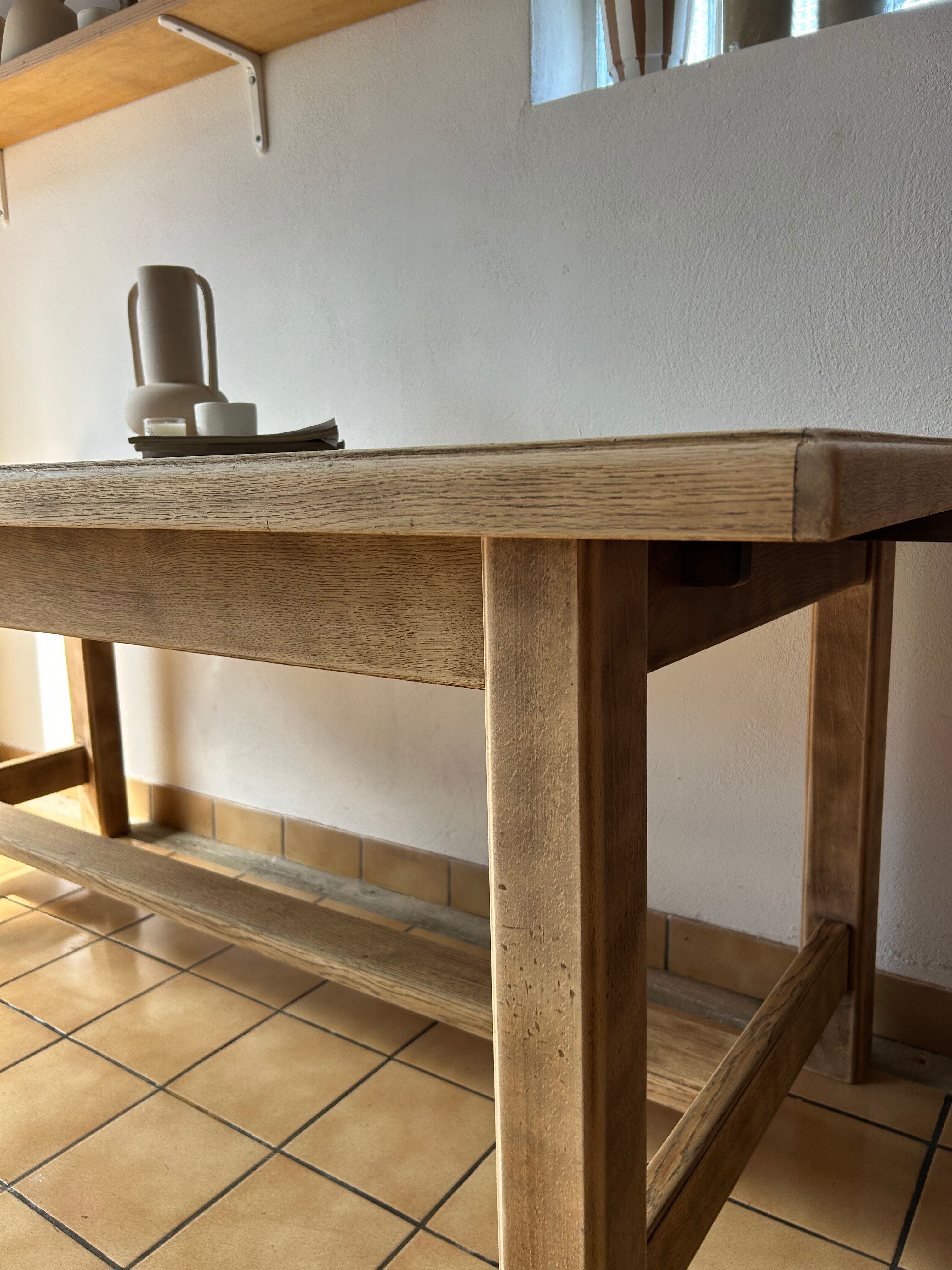 Farm table