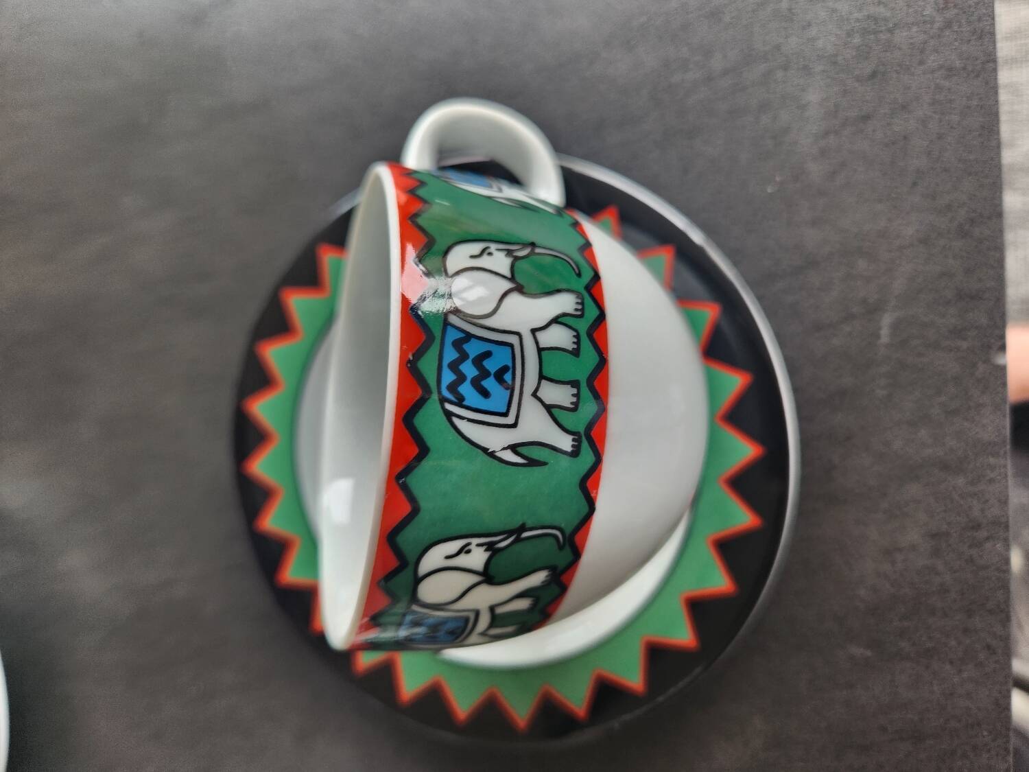 5 cups and saucers by Guy Degrenne