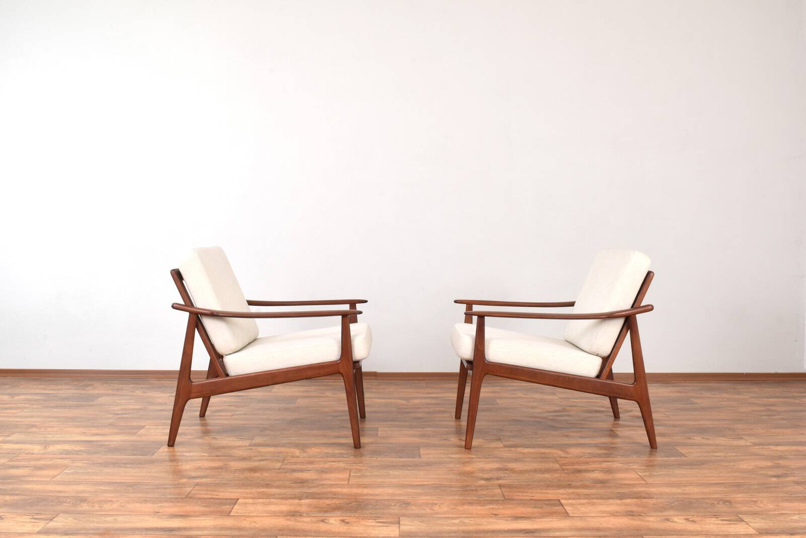 Mid-Century Danish Wood & Linen Lounge Chairs, Set of 2, 1960s.