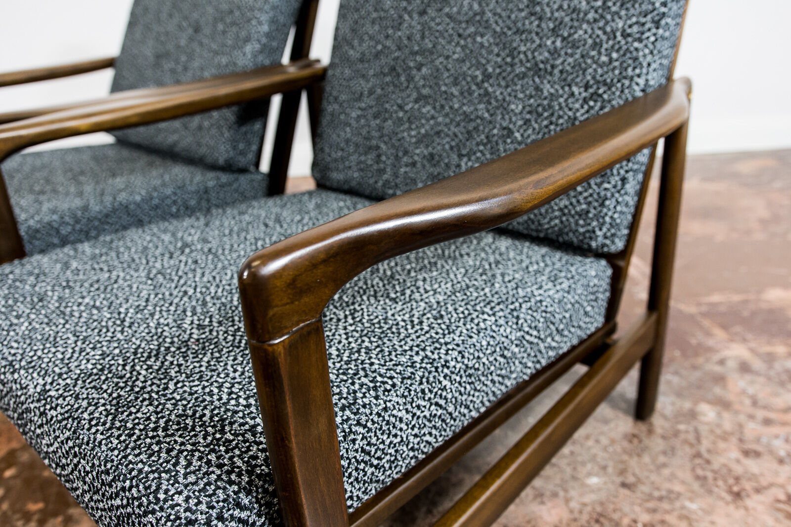 Pair of Restored Black B-7522 armchairs by Zenon Bączyk, 1960’s