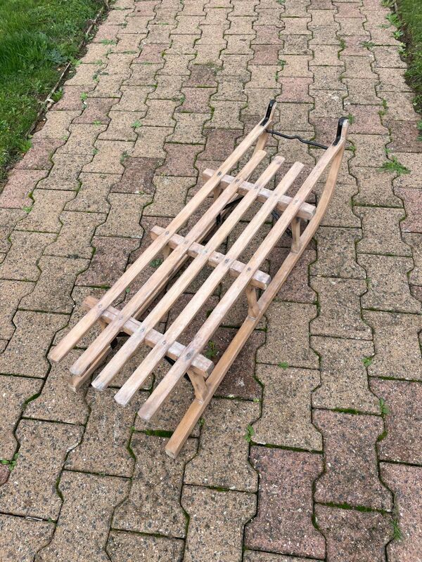 Une luge pour la déco