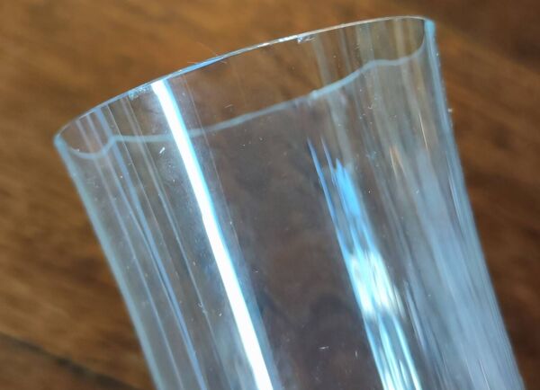 Service verres ,seau à glace ,carafe , cristal Baccarat modèle Capri 20 pièces