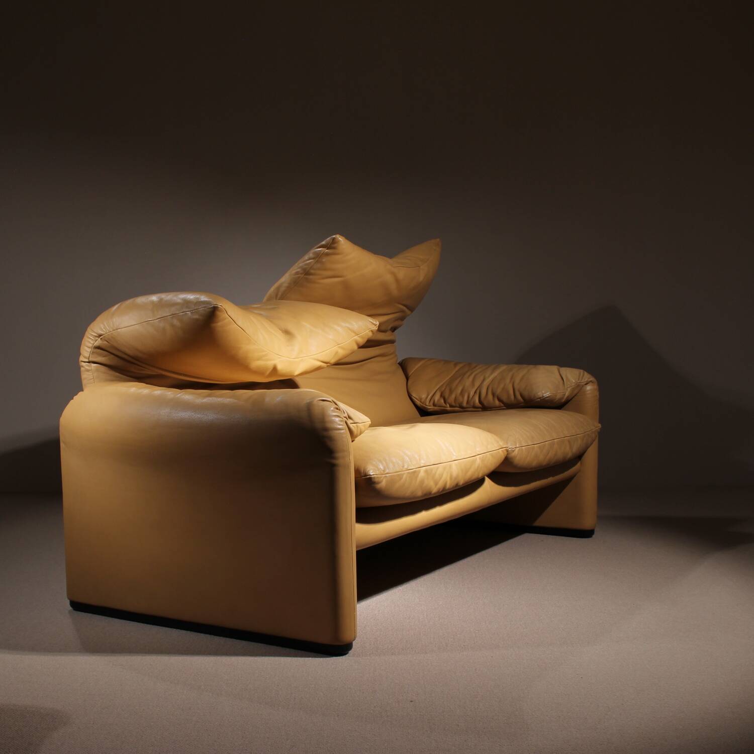 Leather Seating Group ‚Maralunga‘ by Vico Magistretti for Cassina