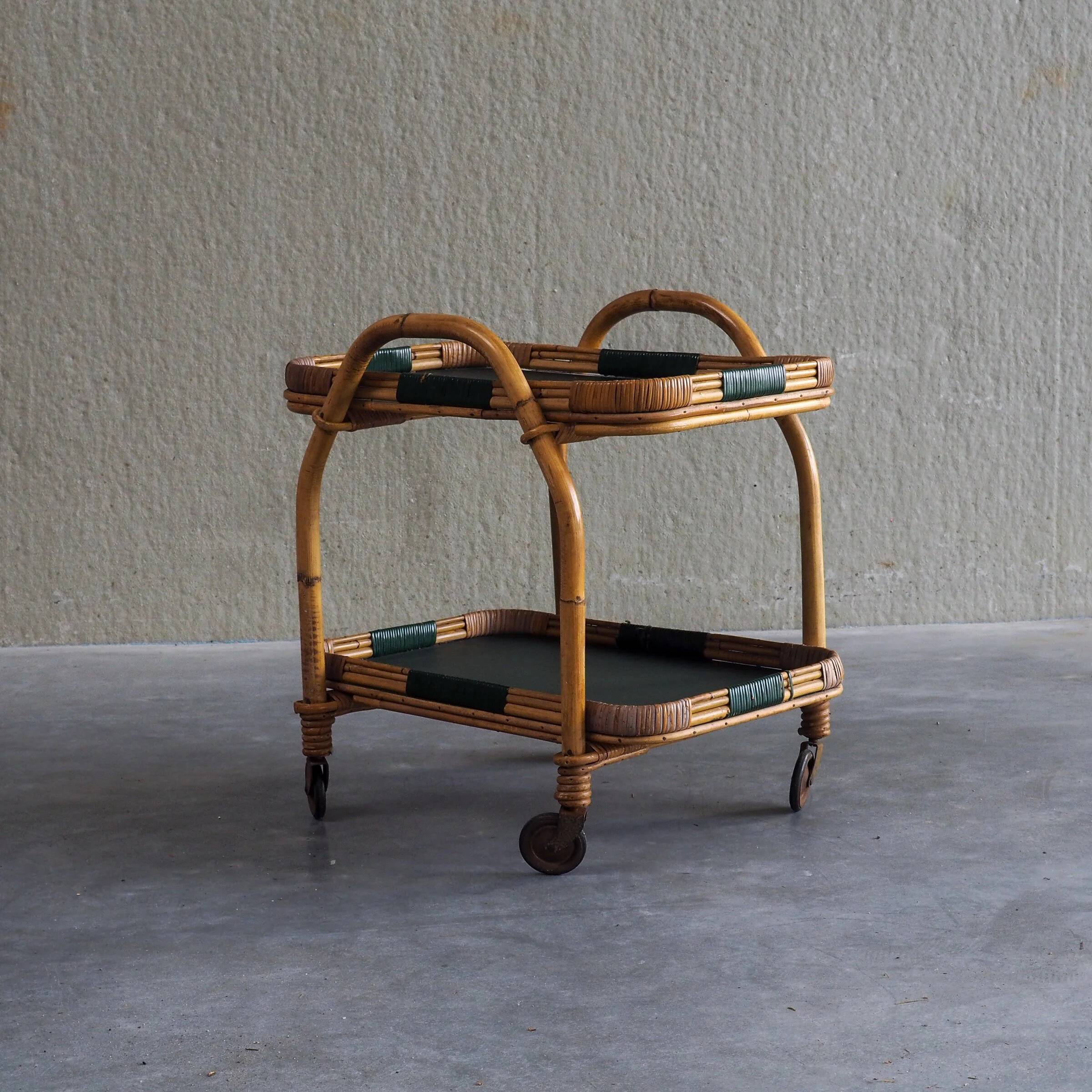 Chariot de service en bambou vintage