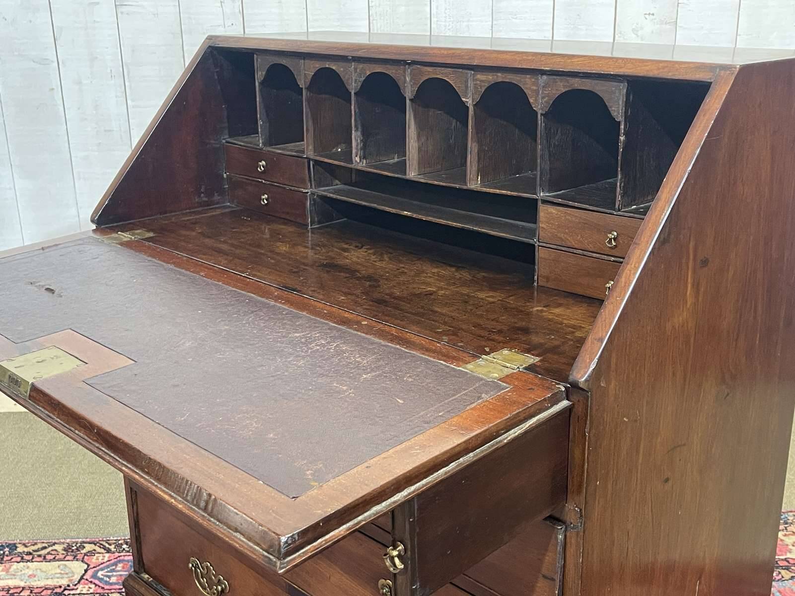 English Georgian donkey desk from the 19th century, mahogany and oak.