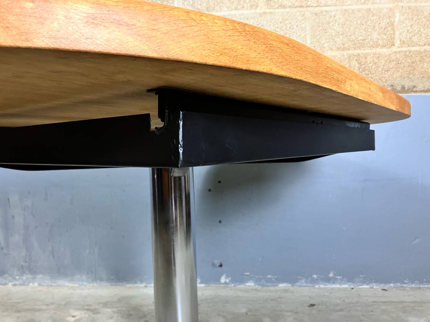 Table à manger ovale bureau chêne chromé