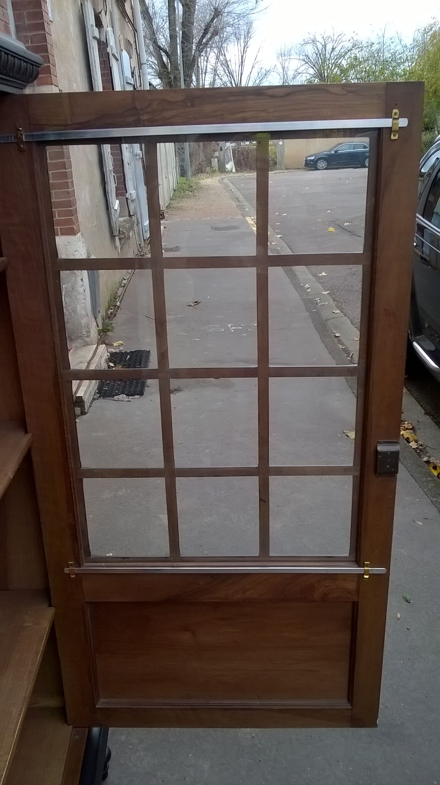 Parisian showcase cabinet