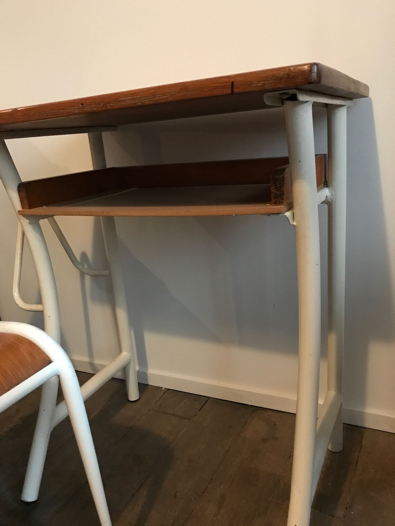 Desk and Chair mullca