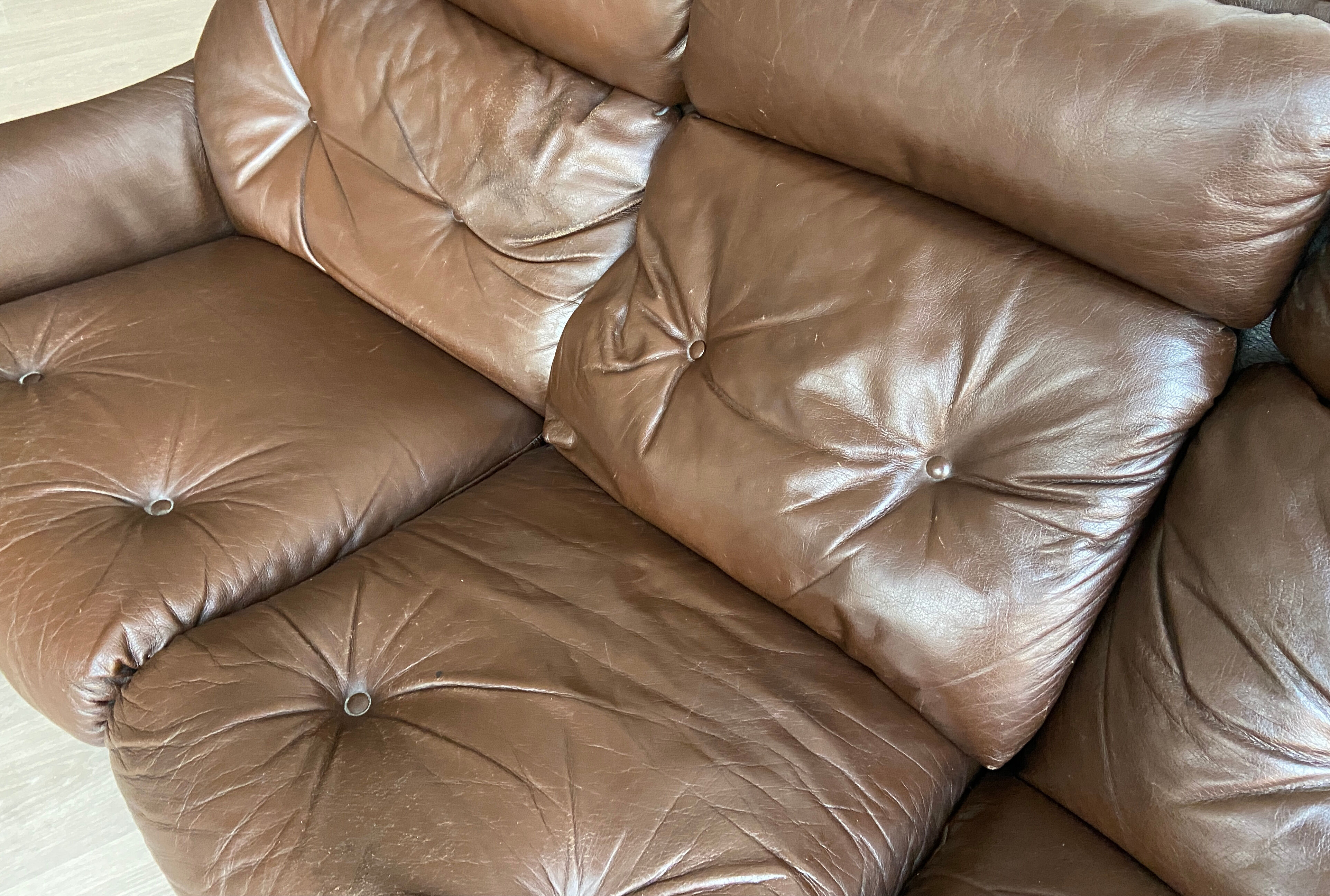 Vintage leather sofa Jacques Coulon 1960s