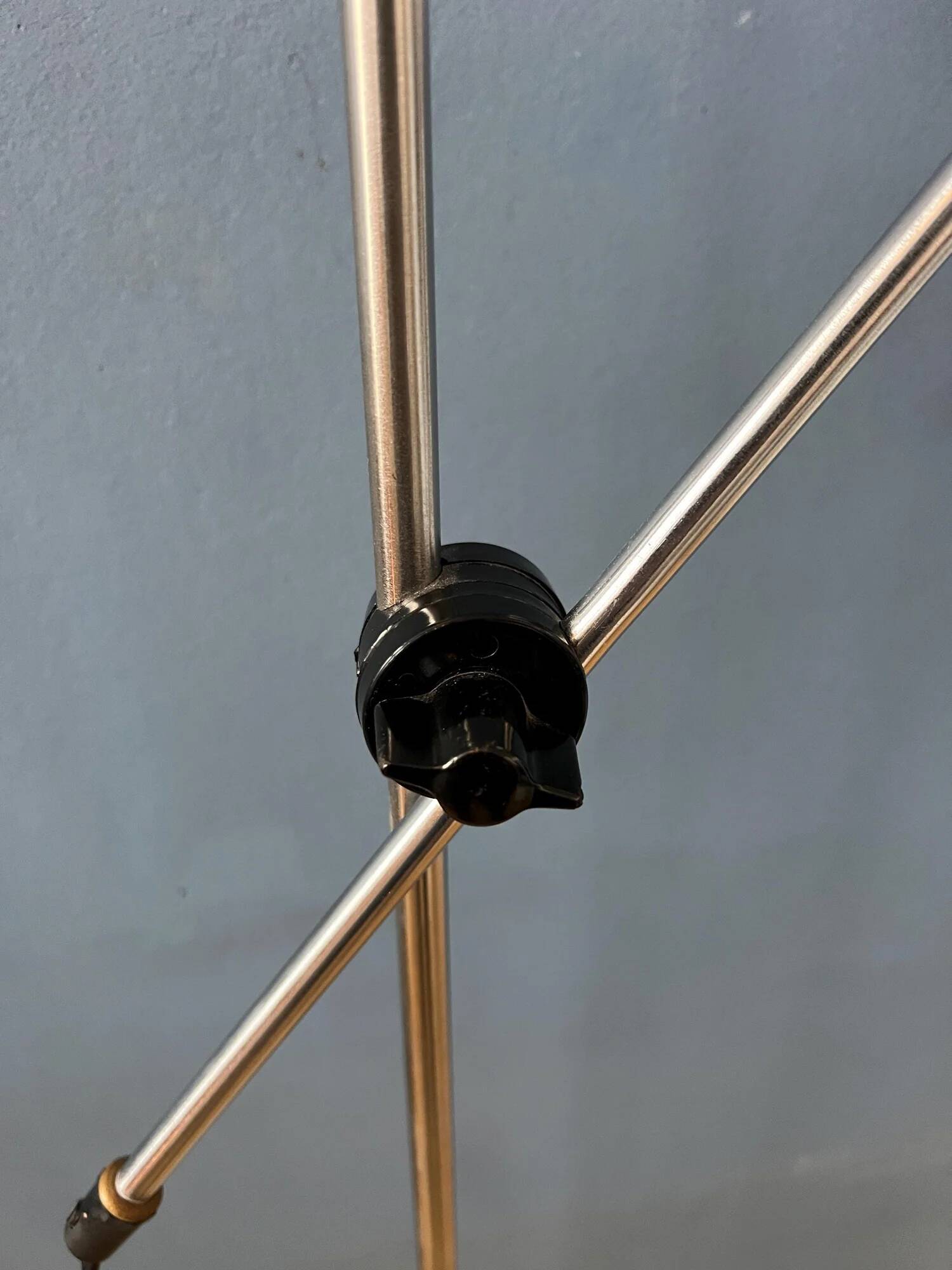 Petit lampadaire flexible blanc vintage