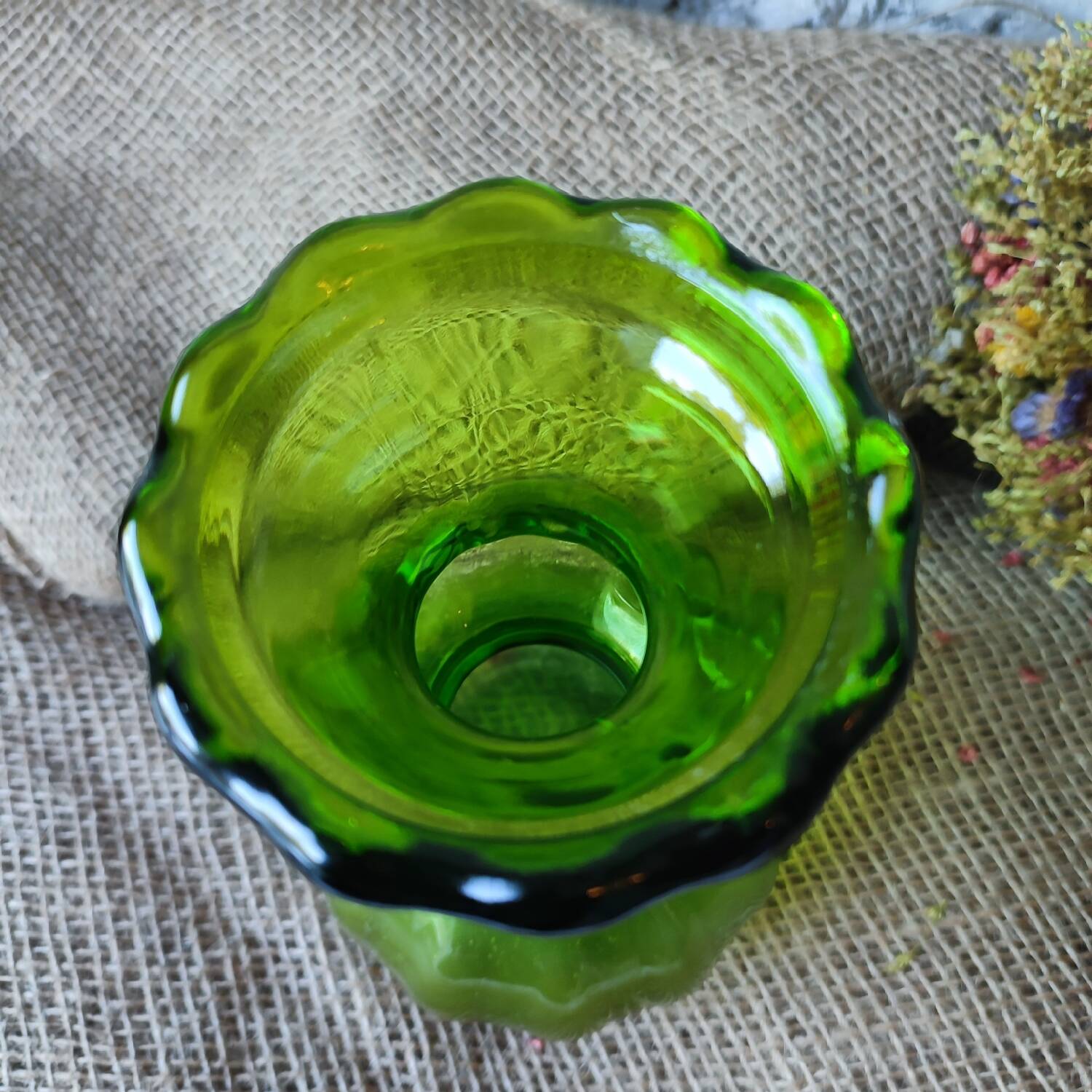 Vintage emerald green glass vase
