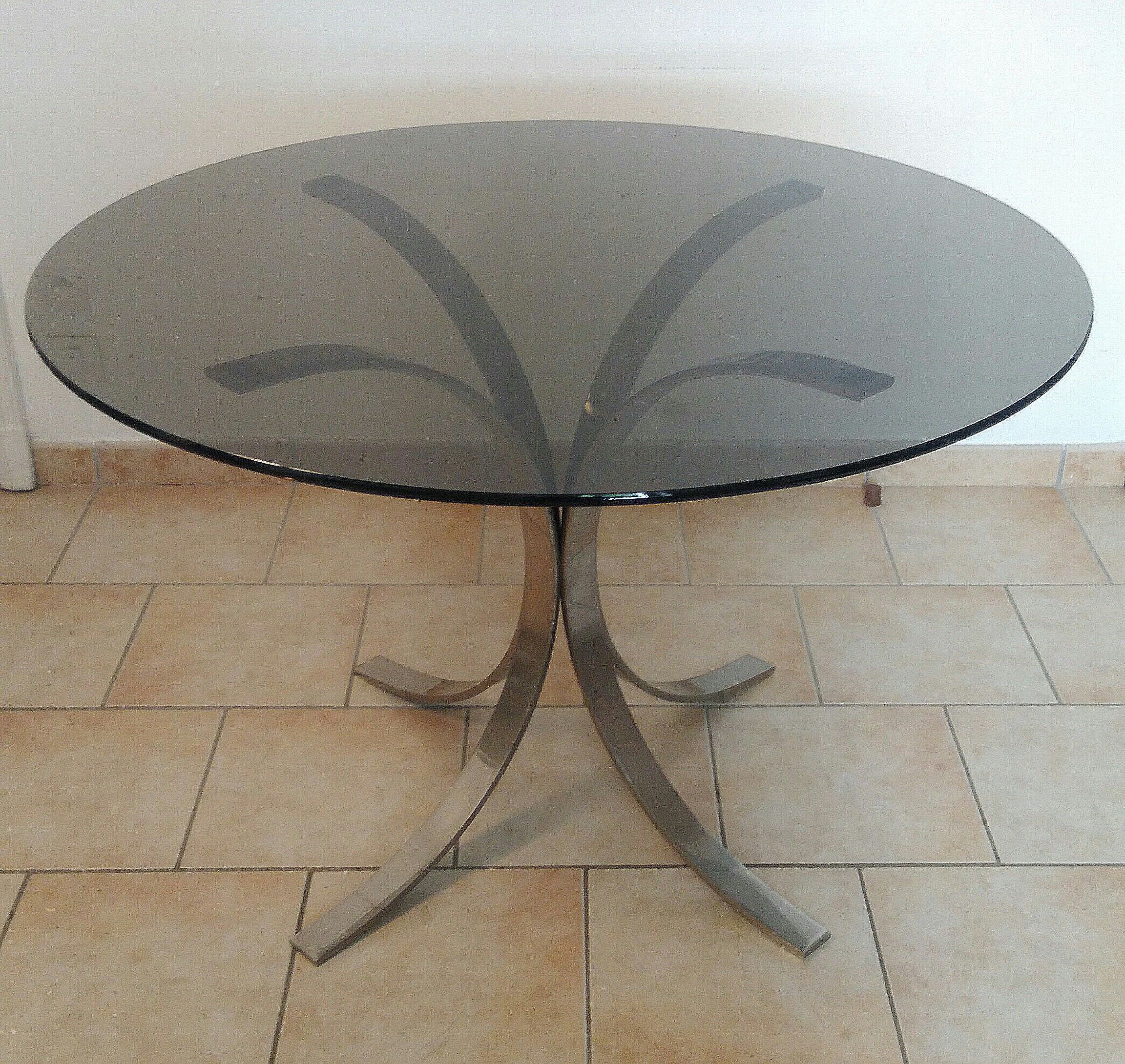 Roundtable Osvaldo glass of the 1970s