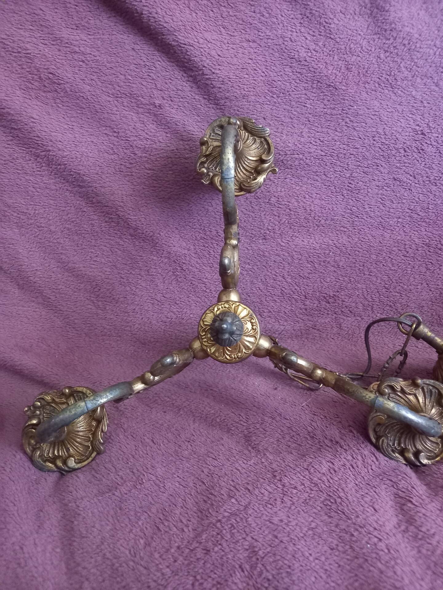 Bronze 3-light chandelier