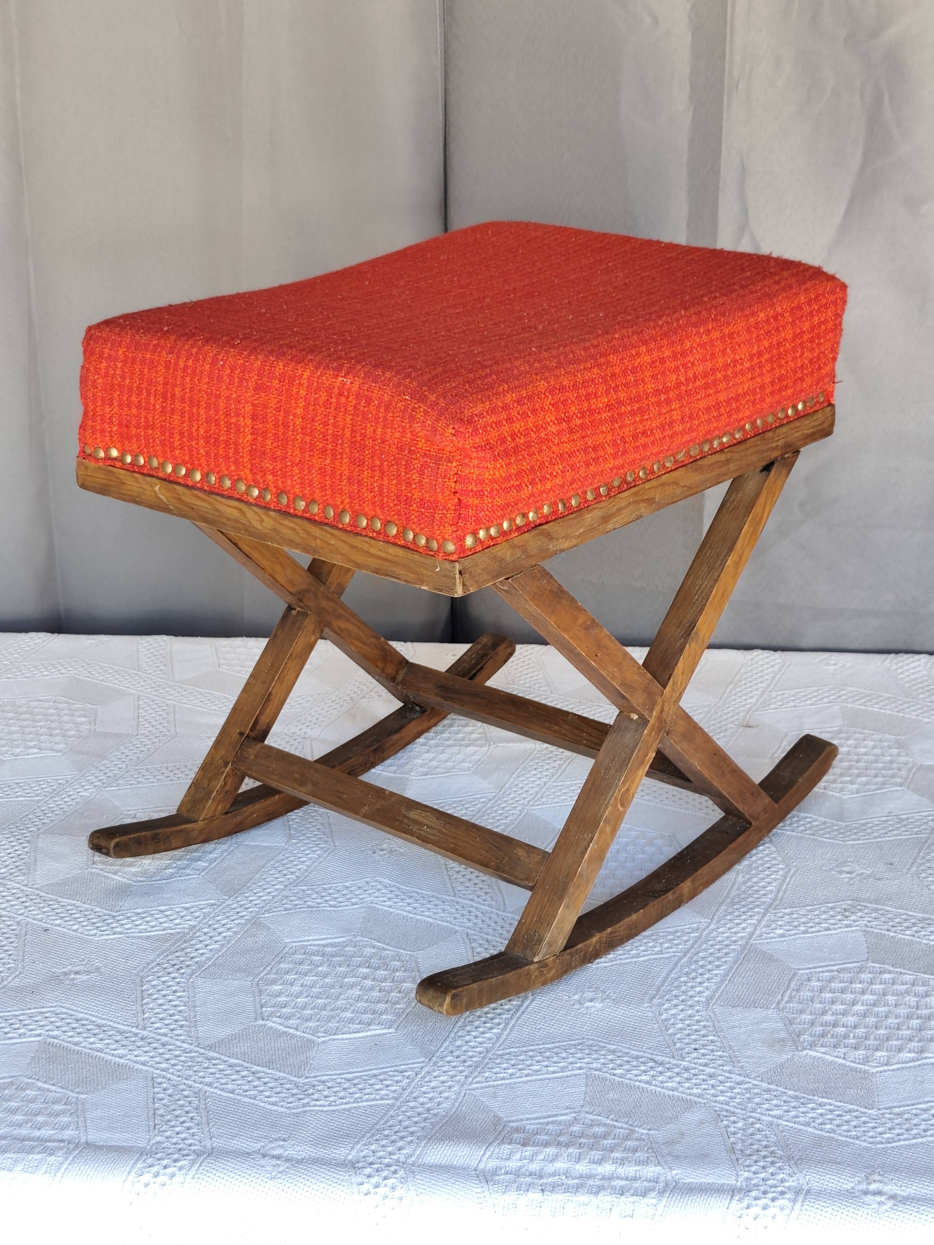 Vintage tilting footrest