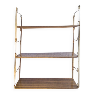 Wall shelf in metal with slanted shelves