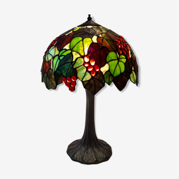 Tiffany-style posing lamp