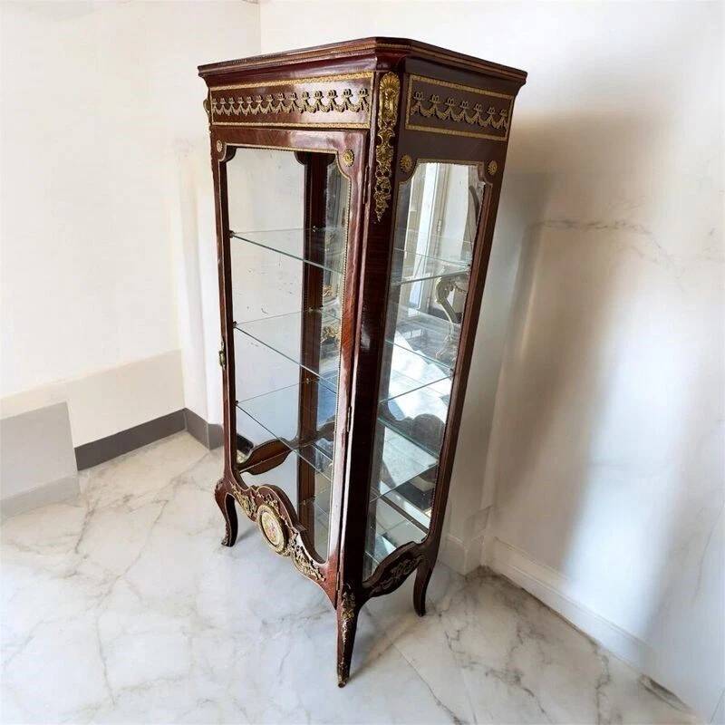 Louis XV style display cabinet in wood and bronze, with several shelves