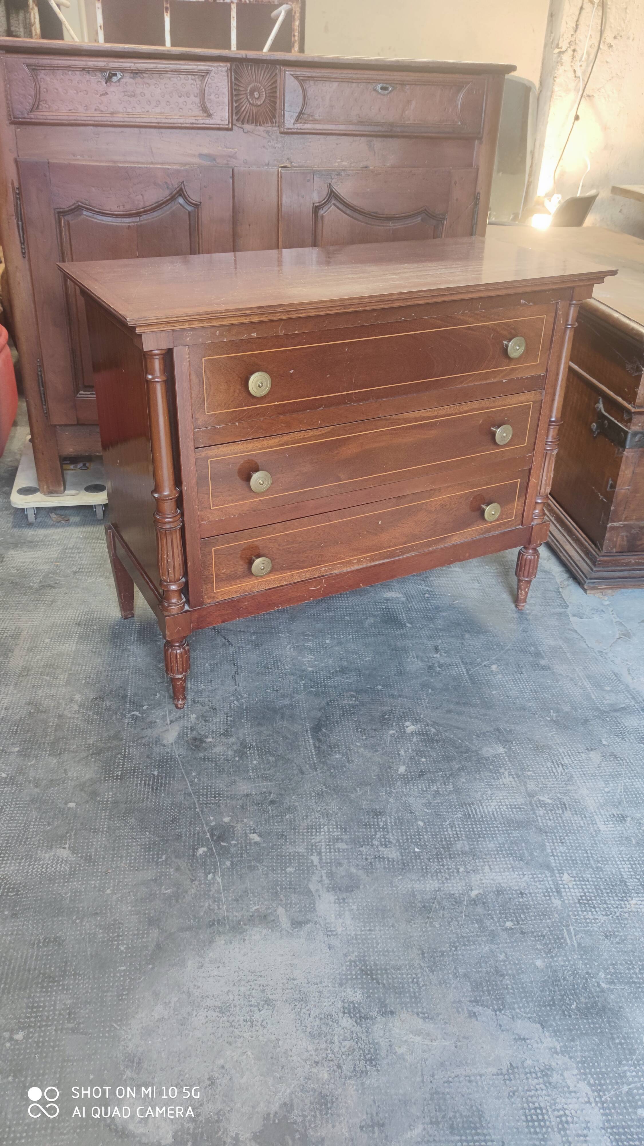 Mahogany chest of drawers with 3 drawers, circa 1940