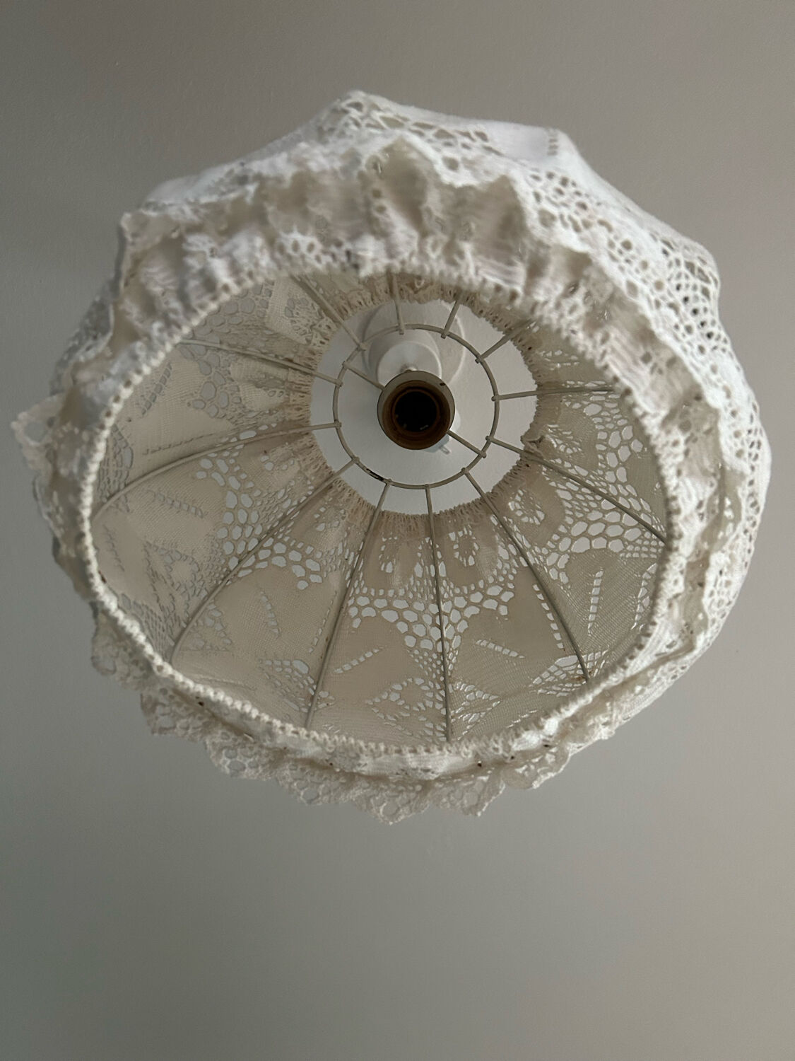 Vintage hook suspension