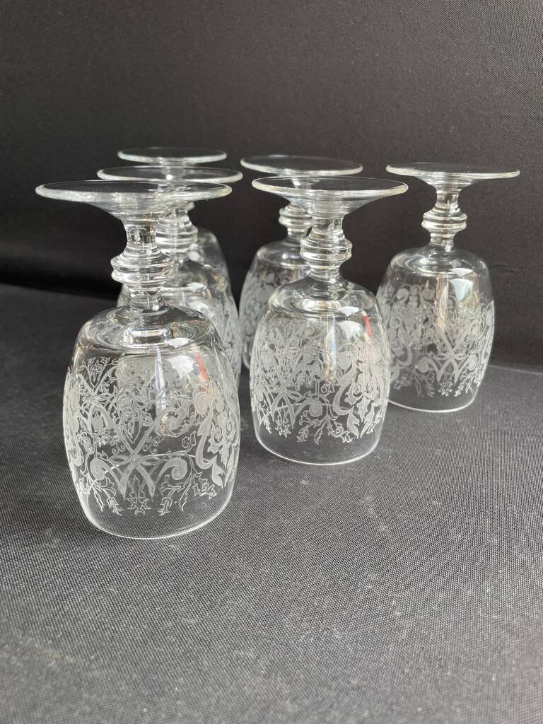 6 engraved crystal glasses
