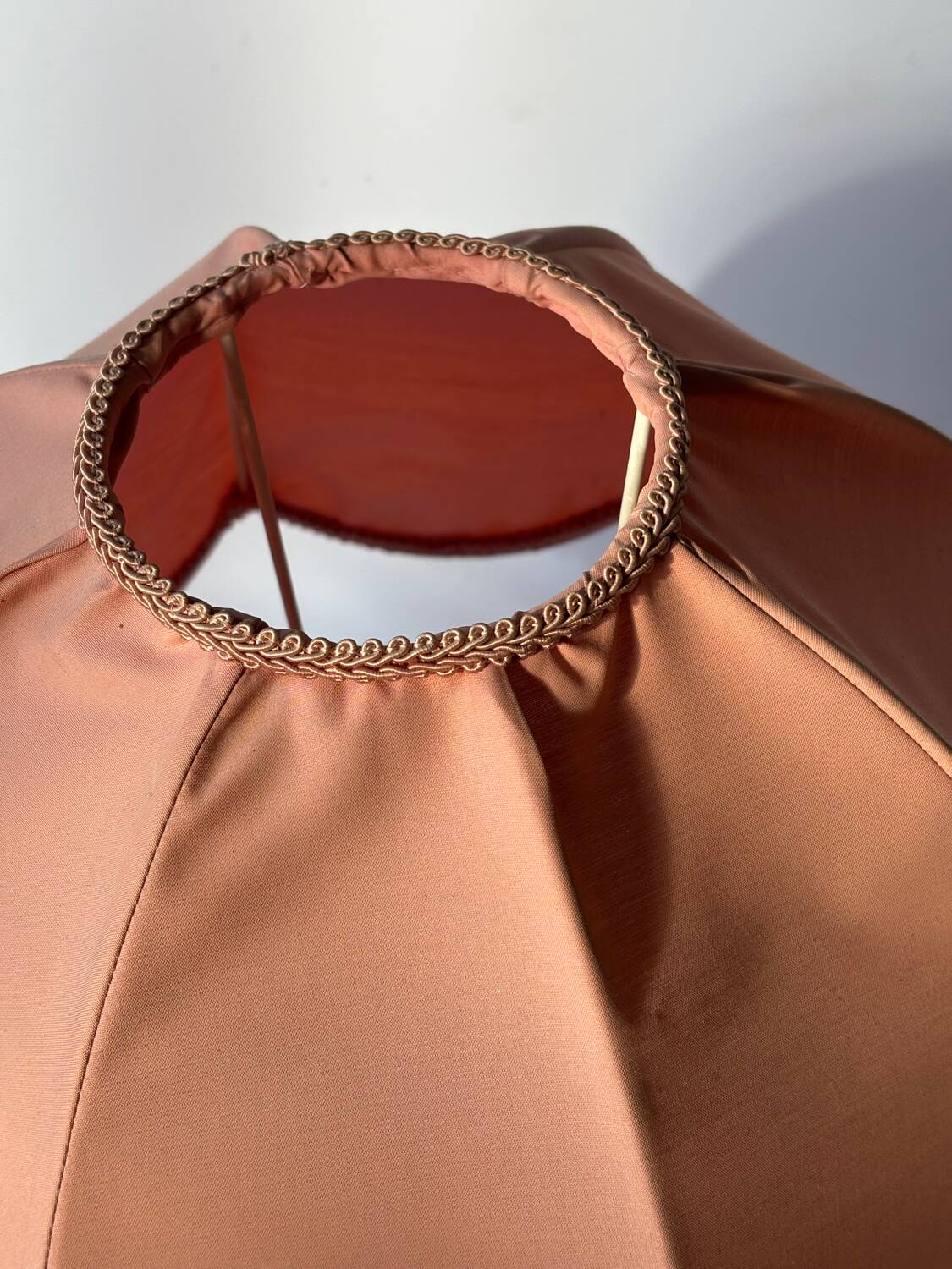 1950s wooden and pink fabric table lamp