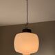 Suspension opaline et teck des années 60