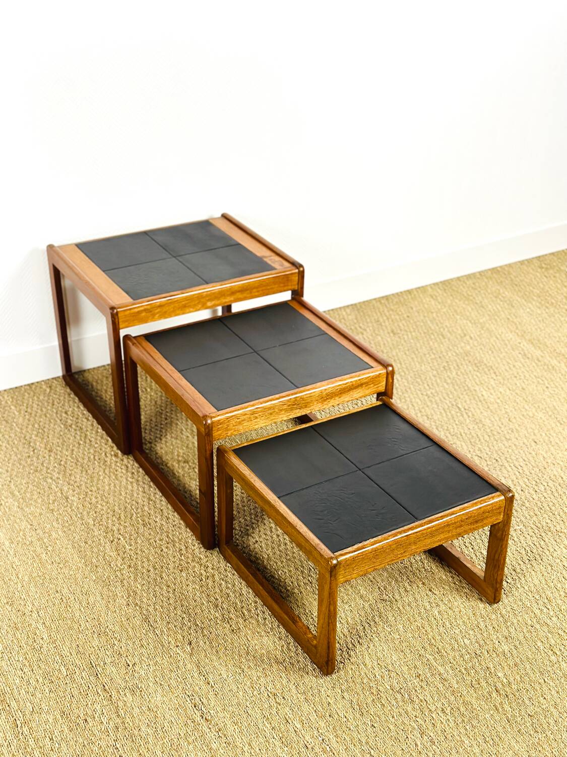 Vintage 1960 nesting coffee table