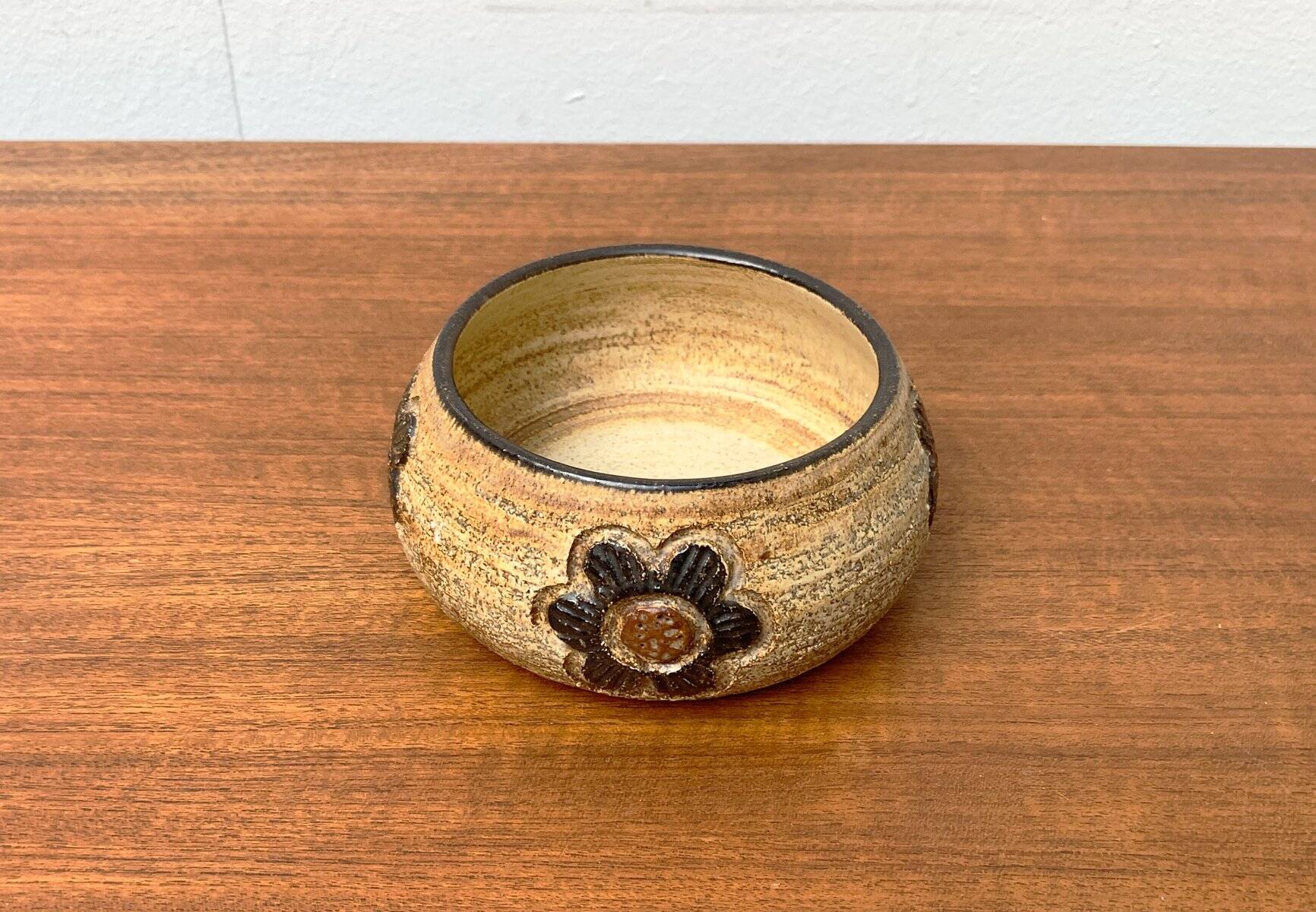 Vintage ceramic bowl by Jette Hellerøe.