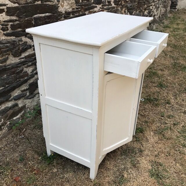 White Parisian buffet