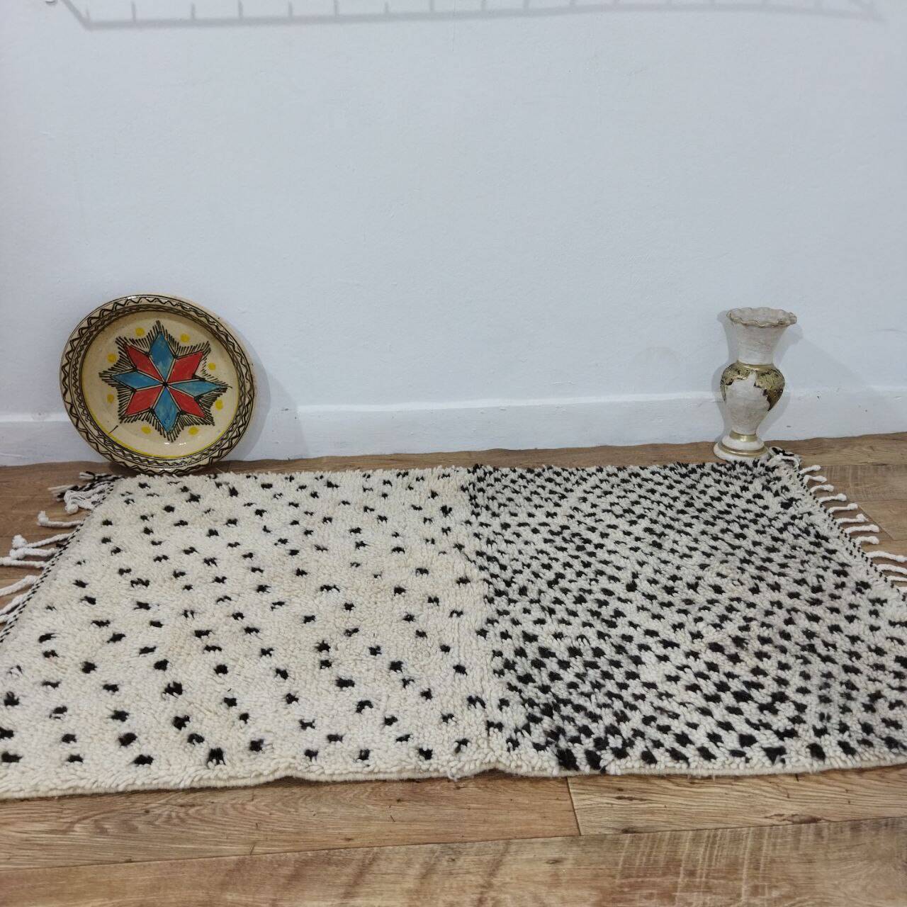 Handcrafted Moroccan Berber Rug 150 X 92 CM