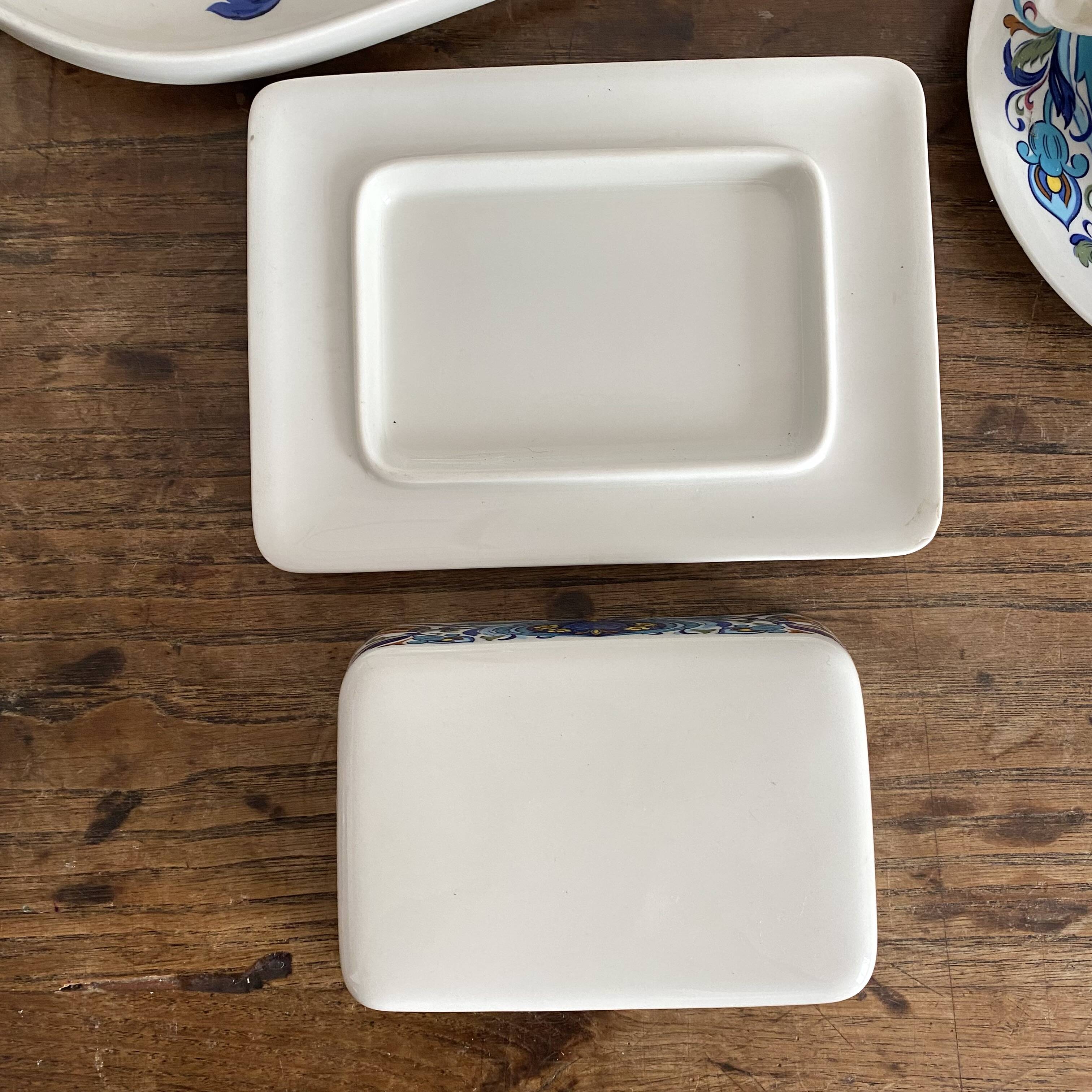 Villeroy and Boch Izmir model large cup breakfast set