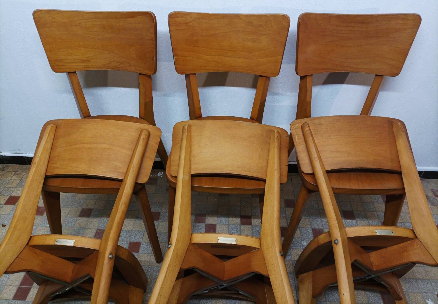 Lot de 6 chaises en bois Monobloc vintage