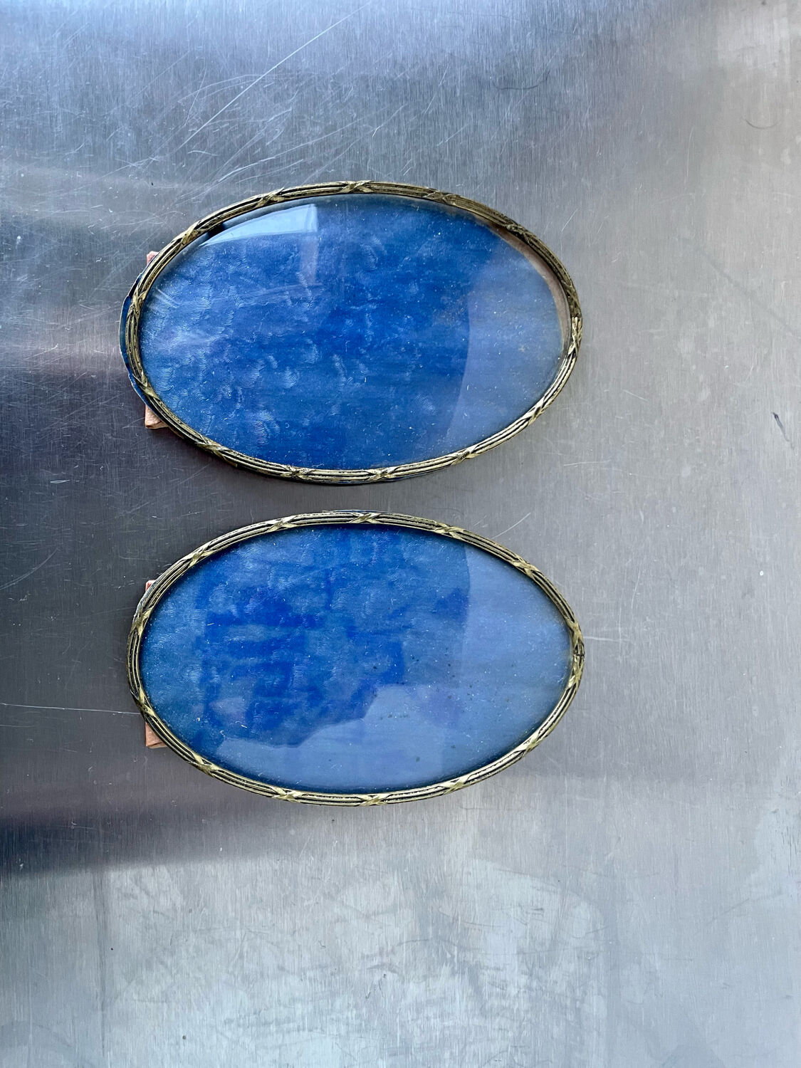 Pair of oval frames