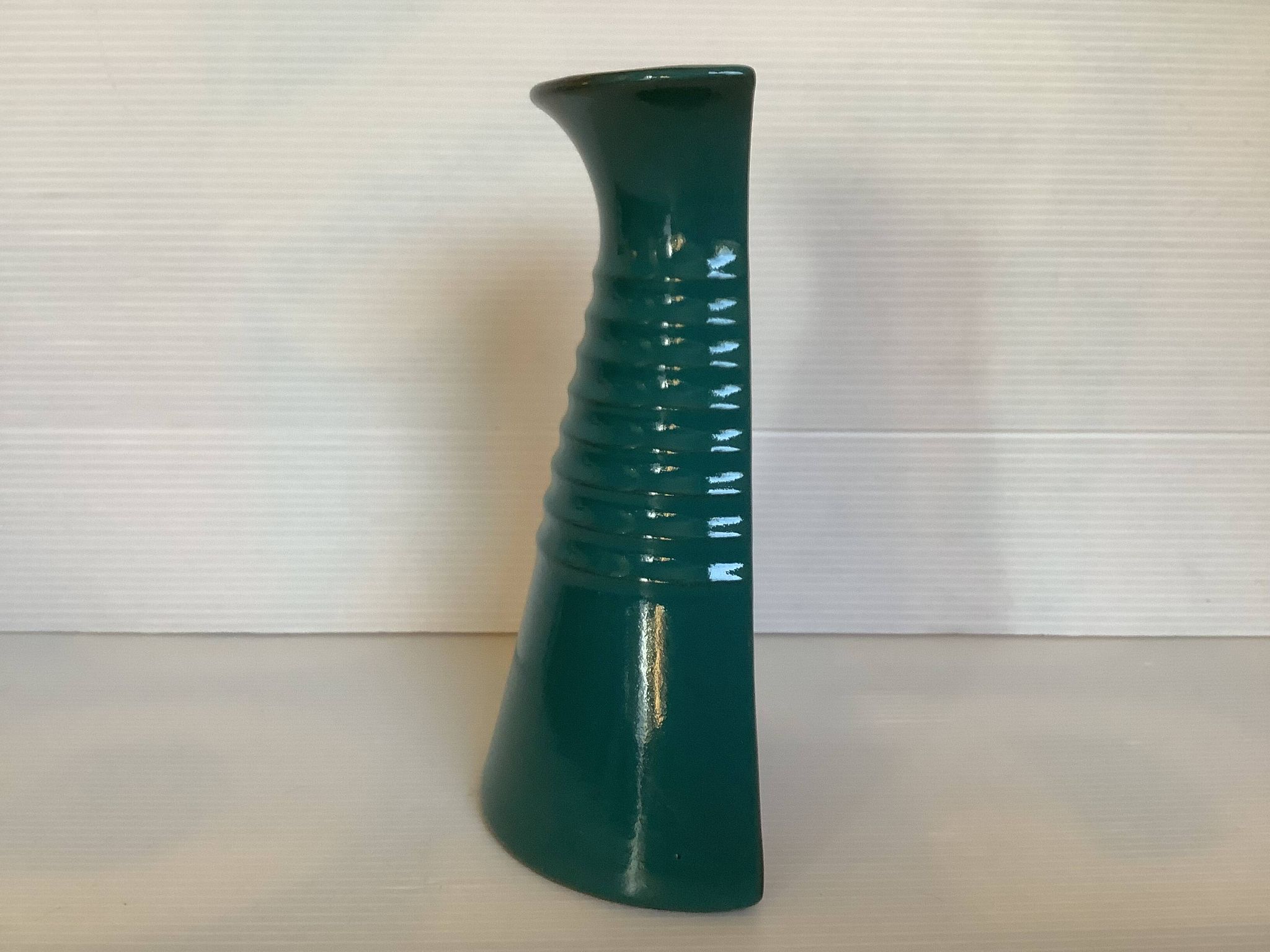 Asymmetrical vase bouquet holder Keramo Prague