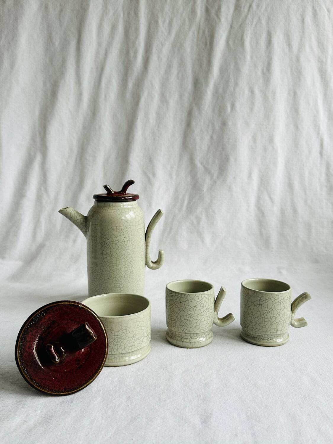 Cracked ceramic, signed.