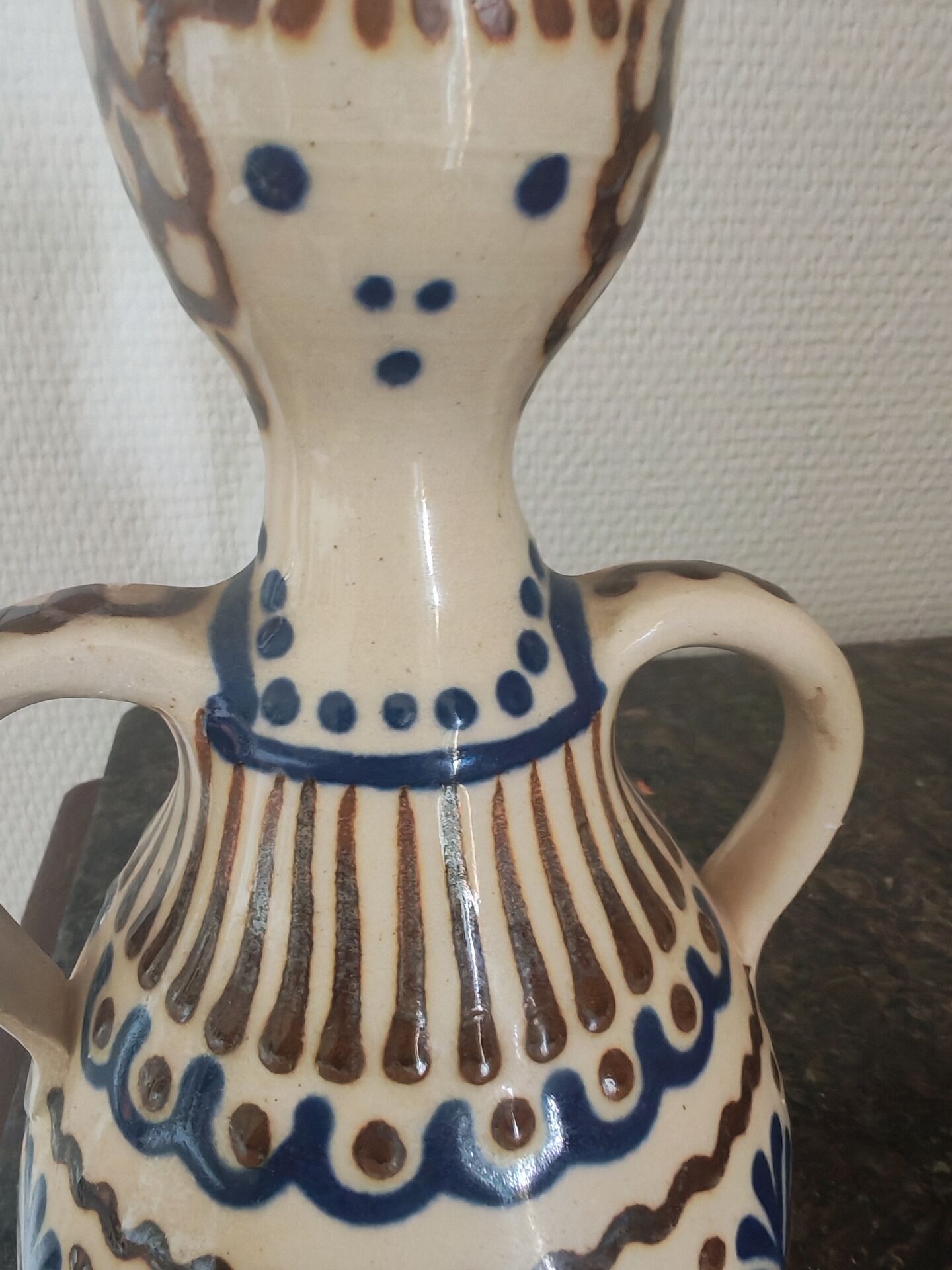 Anthropomorphic woman candle holder in ceramic