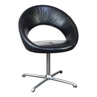 Black leather vintage artifort design armchair model nina in leather