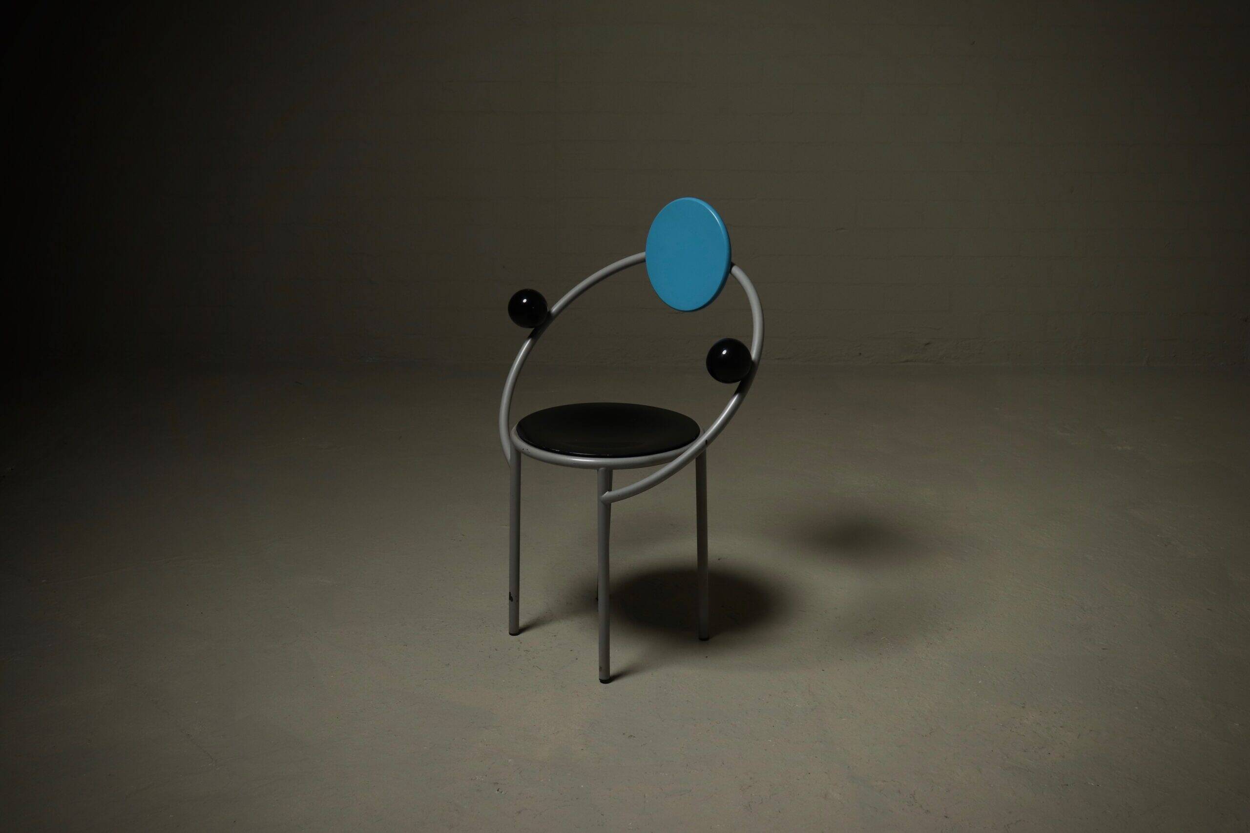 Première chaise par Michele De Lucchi pour Memphis Milano 1983