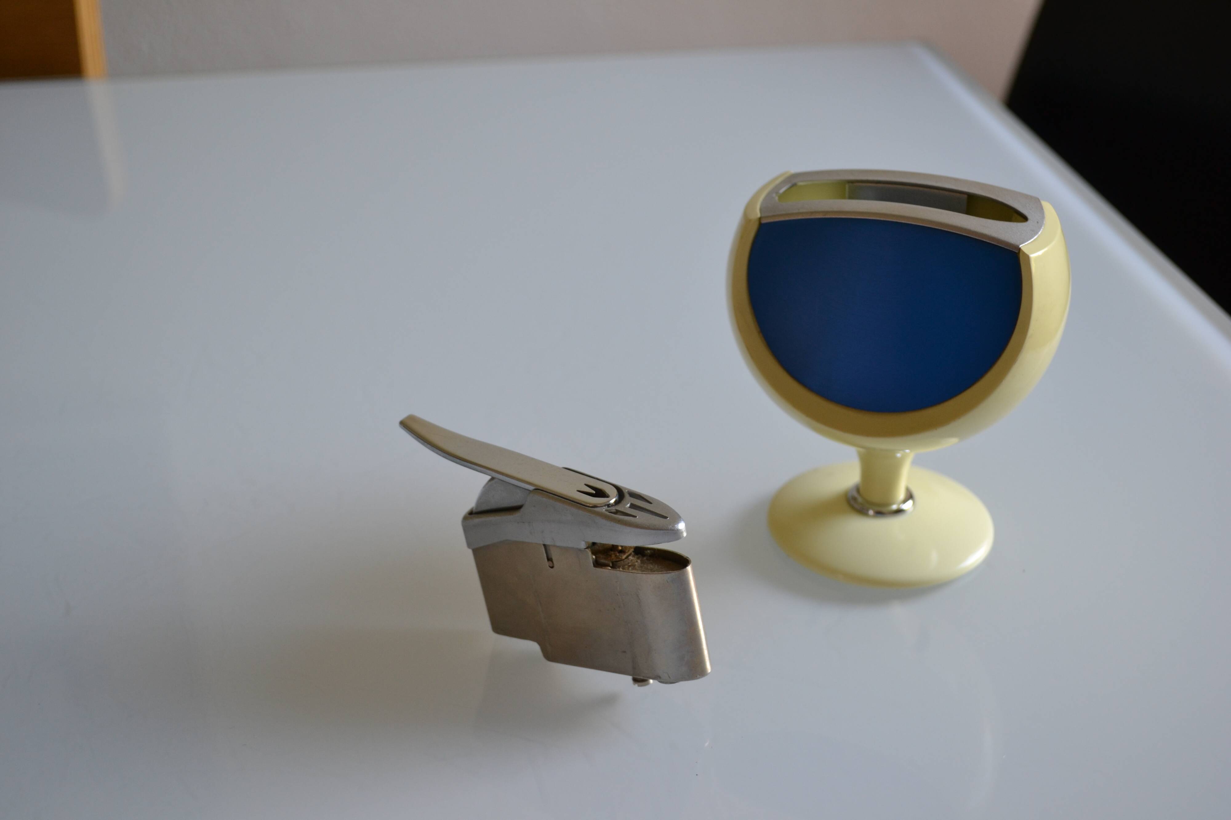 Maruman T26 Sharon table lighter Japan Space Age 1970 tulip base
