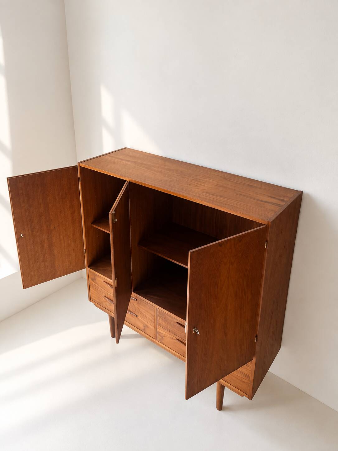 Cabinet en teck danois vintage