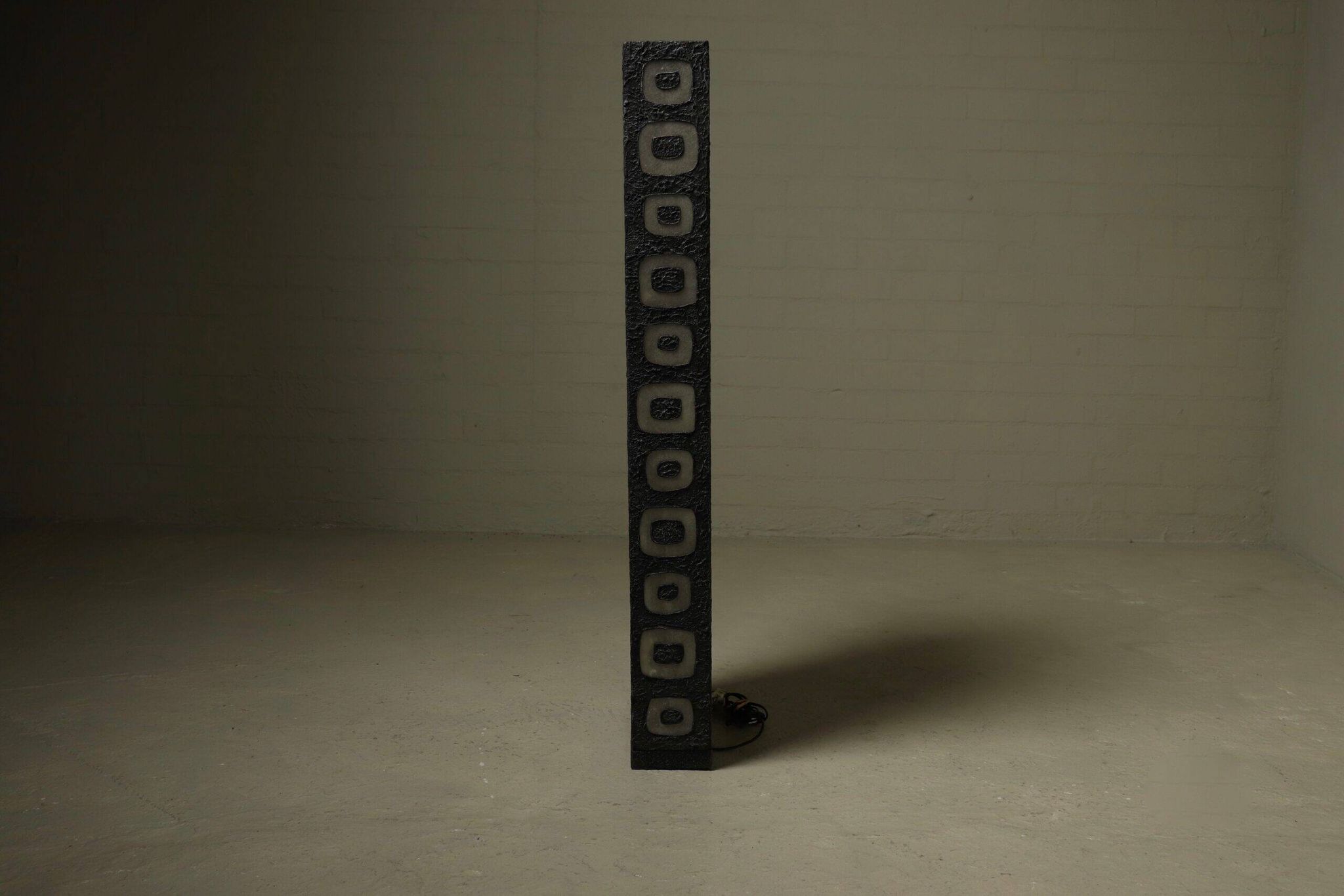 Large Italian brutalist floor lamp 1970s