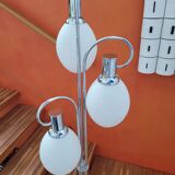 Lampadaire chromé à trois branches globes en opaline, années 70