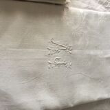 All tablecloth and napkins monogramee
