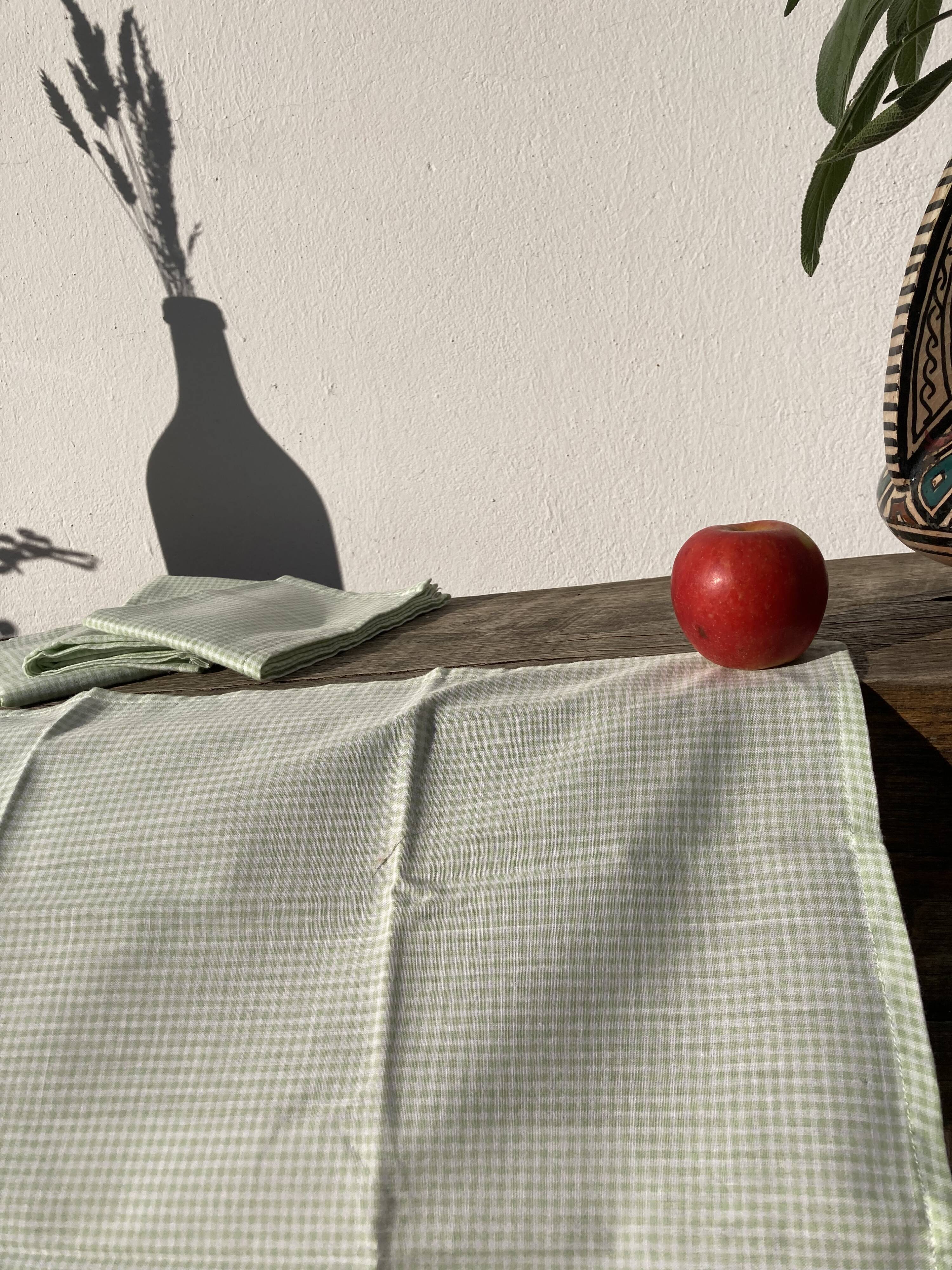 4 green rectangular napkins \u00e0 vintage tiles