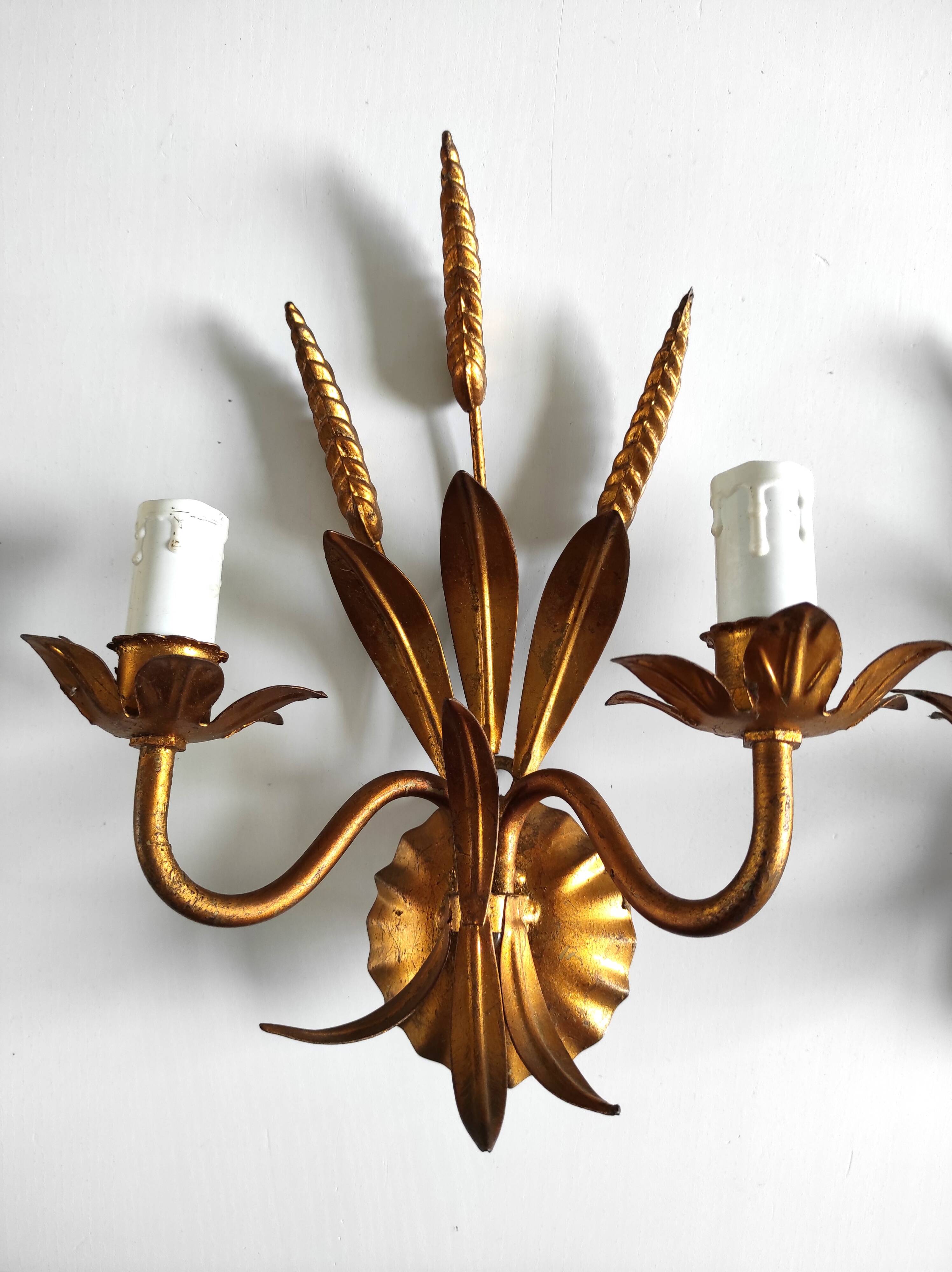 Pair of wall lights with ears of wheat decor